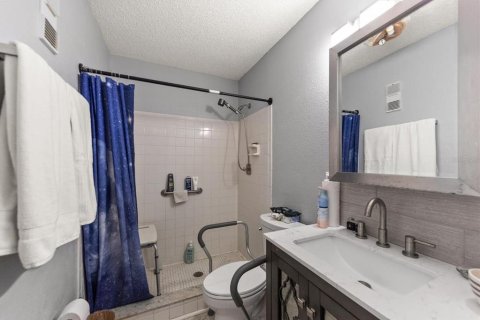 Condo in Saint Petersburg, Florida, 2 bedrooms  № 2150664 - photo 12
