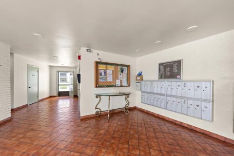 Condo in Saint Petersburg, Florida, 2 bedrooms  № 2150664 - photo 4