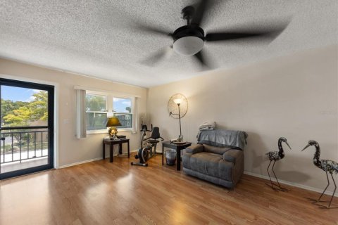 Condo in Saint Petersburg, Florida, 2 bedrooms  № 2150664 - photo 22