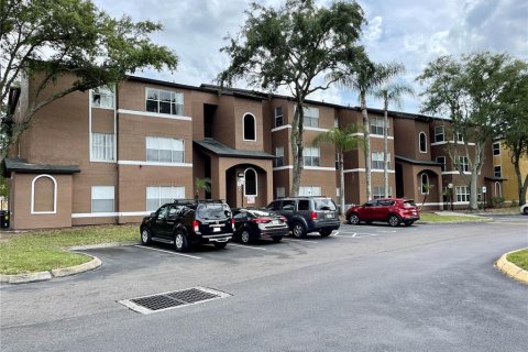 Condominio en alquiler en Orlando, Florida, 2 dormitorios, 97.92 m2 № 1917080 - foto 1