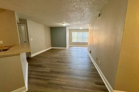 Condominio en alquiler en Orlando, Florida, 2 dormitorios, 97.92 m2 № 1917080 - foto 3