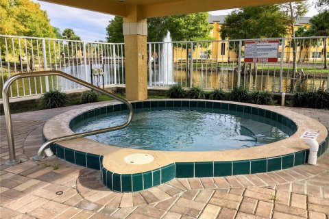 Condominio en alquiler en Orlando, Florida, 2 dormitorios, 97.92 m2 № 1917080 - foto 18