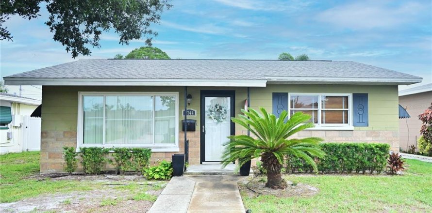 Casa en Saint Petersburg, Florida 2 dormitorios, 116.87 m2 № 1856787
