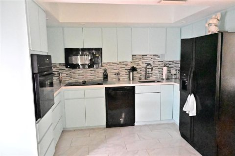Casa en venta en Saint Petersburg, Florida, 2 dormitorios, 116.87 m2 № 1856787 - foto 8