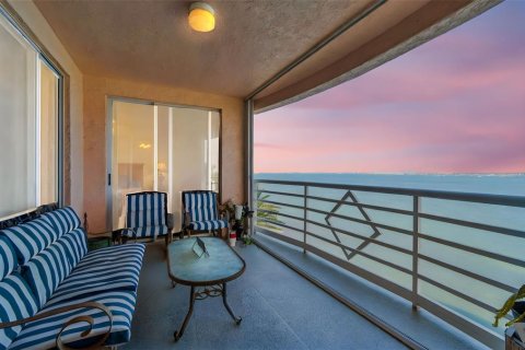 Condo à Saint Petersburg, Floride, 2 chambres № 2134543