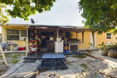 Casa en venta en Miami Gardens, Florida, 4 dormitorios, 176.51 m2 № 2012496 - foto 4