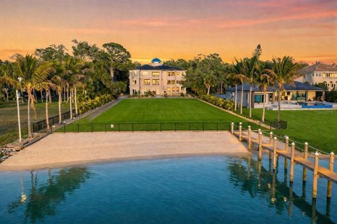 Villa ou maison à Saint Petersburg, Floride 5 chambres, 965.72 m2 № 2096512