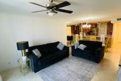 Copropriété à louer à Boca Raton, Floride: 2 chambres, 97.55 m2 № 2376520 - photo 13