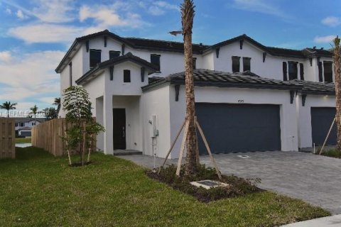 Touwnhouse à louer à Dania Beach, Floride: 4 chambres, 161.46 m2 № 2024831 - photo 3