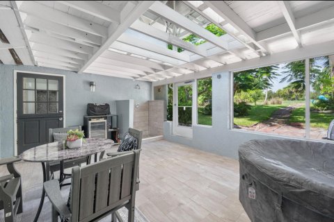 Villa ou maison à vendre à Jensen Beach, Floride: 3 chambres, 206.8 m2 № 2078299 - photo 11