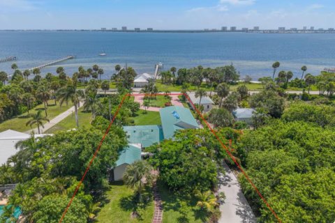 Villa ou maison à Jensen Beach, Floride 3 chambres, 206.8 m2 № 2078299