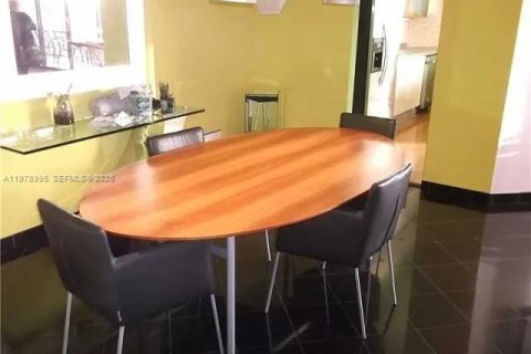 Купить кондоминиум в Авентура, Флорида 2 спальни, 185.8м2, № 2046102 - фото 3