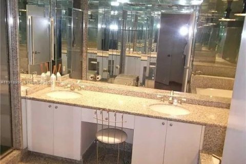 Купить кондоминиум в Авентура, Флорида 2 спальни, 185.8м2, № 2046102 - фото 13