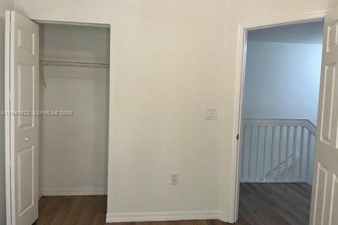 Снять в аренду таунхаус в Пемброк-Пайнс, Флорида 3 спальни, 127.09м2, № 2004950 - фото 28