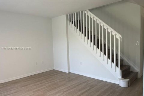 Снять в аренду таунхаус в Пемброк-Пайнс, Флорида 3 спальни, 127.09м2, № 2004950 - фото 15