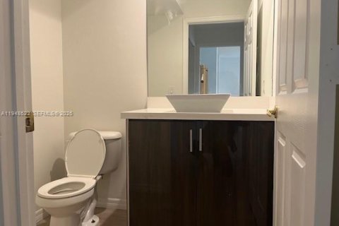 Снять в аренду таунхаус в Пемброк-Пайнс, Флорида 3 спальни, 127.09м2, № 2004950 - фото 22