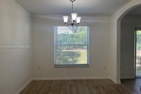 Снять в аренду таунхаус в Пемброк-Пайнс, Флорида 3 спальни, 127.09м2, № 2004950 - фото 10