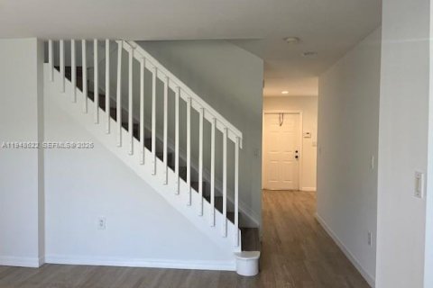 Снять в аренду таунхаус в Пемброк-Пайнс, Флорида 3 спальни, 127.09м2, № 2004950 - фото 18