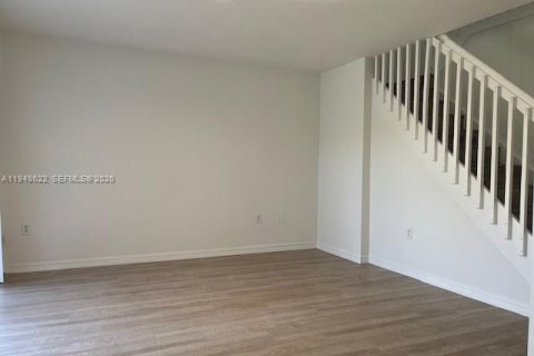 Снять в аренду таунхаус в Пемброк-Пайнс, Флорида 3 спальни, 127.09м2, № 2004950 - фото 16