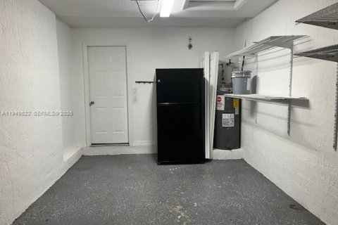 Снять в аренду таунхаус в Пемброк-Пайнс, Флорида 3 спальни, 127.09м2, № 2004950 - фото 23