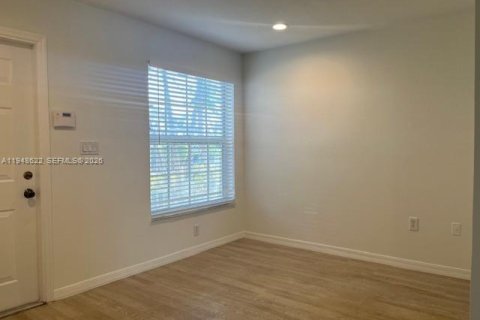 Снять в аренду таунхаус в Пемброк-Пайнс, Флорида 3 спальни, 127.09м2, № 2004950 - фото 20