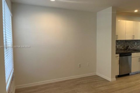 Снять в аренду таунхаус в Пемброк-Пайнс, Флорида 3 спальни, 127.09м2, № 2004950 - фото 21