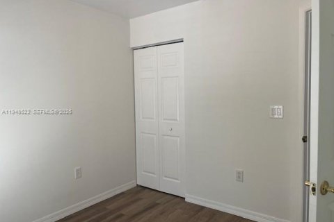 Снять в аренду таунхаус в Пемброк-Пайнс, Флорида 3 спальни, 127.09м2, № 2004950 - фото 26