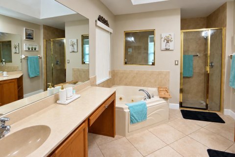 House in Port St. Lucie, Florida 4 bedrooms, 208.47 sq.m. № 2400592 - photo 8