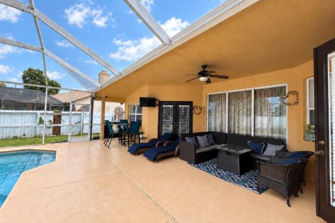 House in Port St. Lucie, Florida 4 bedrooms, 208.47 sq.m. № 2400592 - photo 17
