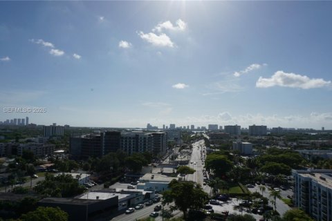 Condo in North Miami, Florida, 2 bedrooms  № 2027141 - photo 8