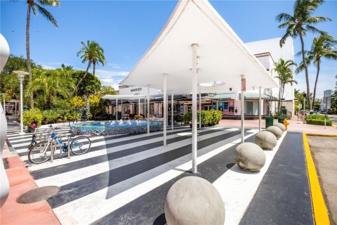 Купить кондоминиум в Майами-Бич, Флорида 2 спальни, 76.18м2, № 1895291 - фото 17