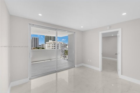 Купить кондоминиум в Майами-Бич, Флорида 2 спальни, 76.18м2, № 1895291 - фото 11