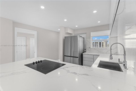 Купить кондоминиум в Майами-Бич, Флорида 2 спальни, 76.18м2, № 1895291 - фото 26
