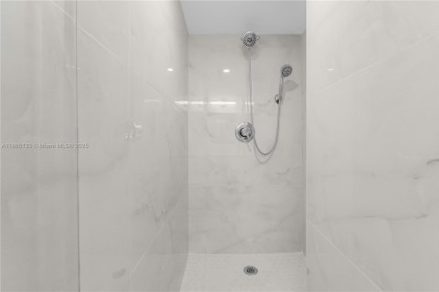 Купить кондоминиум в Майами-Бич, Флорида 2 спальни, 76.18м2, № 1895291 - фото 20