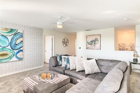 House in Davenport, Florida 6 bedrooms, 310.2 sq.m. № 1639737 - photo 16