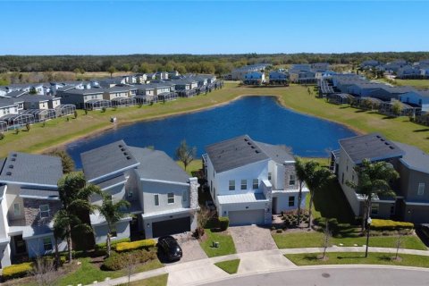 House in Davenport, Florida 6 bedrooms, 310.2 sq.m. № 1639737 - photo 3