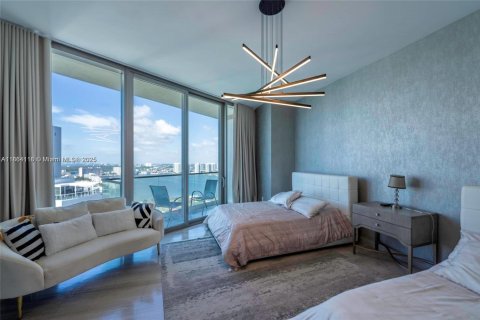 Condo in Sunny Isles Beach, Florida, 2 bedrooms  № 1893169 - photo 27