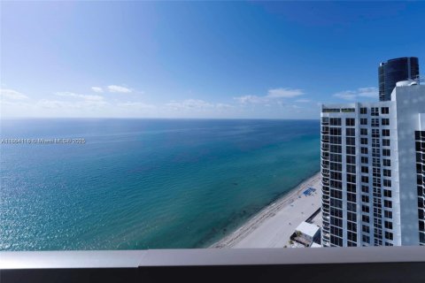 Condo in Sunny Isles Beach, Florida, 2 bedrooms  № 1893169 - photo 29