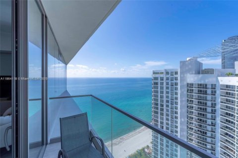 Condo in Sunny Isles Beach, Florida, 2 bedrooms  № 1893169 - photo 22