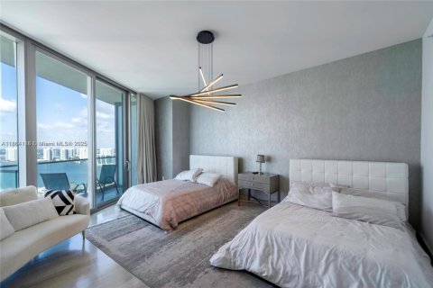 Condo in Sunny Isles Beach, Florida, 2 bedrooms  № 1893169 - photo 26