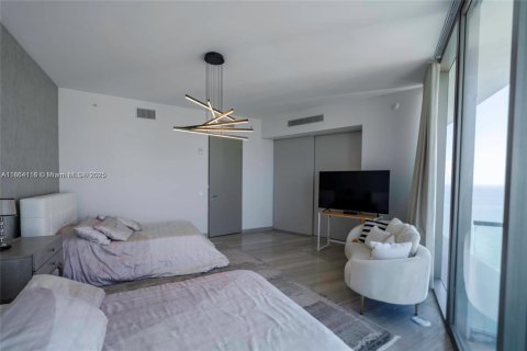 Condo in Sunny Isles Beach, Florida, 2 bedrooms  № 1893169 - photo 25
