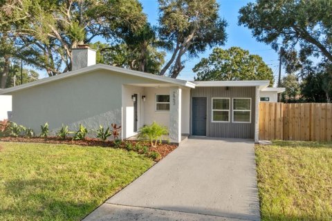 Casa en venta en Largo, Florida, 3 dormitorios, 161.65 m2 № 1899926 - foto 1