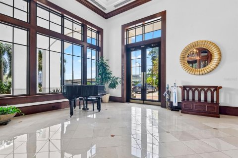 Condo in Tampa, Florida, 1 bedroom № 2201799 - photo 12