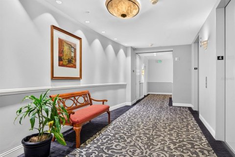 Condo in Tampa, Florida, 1 bedroom № 2201799 - photo 14