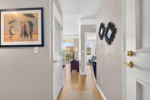 Condo in Tampa, Florida, 1 bedroom № 2201799 - photo 18