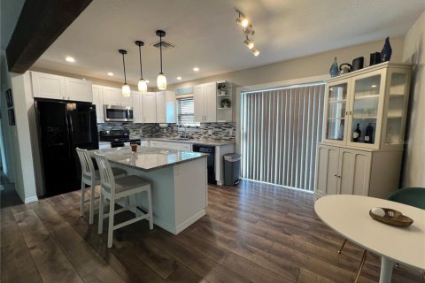 Casa en venta en Gulfport, Florida, 4 dormitorios, 149.94 m2 № 2403132 - foto 4