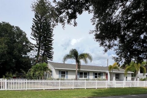 Casa en Gulfport, Florida 4 dormitorios, 149.94 m2 № 2403132