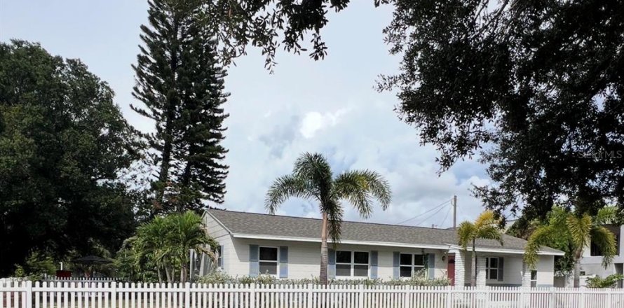 Casa en Gulfport, Florida 4 dormitorios, 149.94 m2 № 2403132