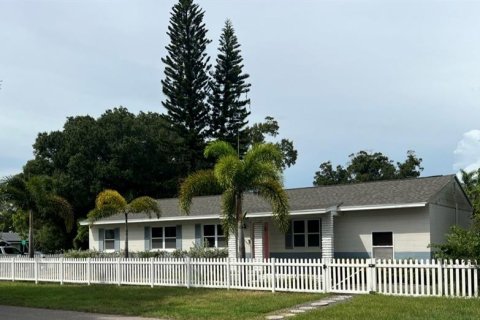 Casa en venta en Gulfport, Florida, 4 dormitorios, 149.94 m2 № 2403132 - foto 2