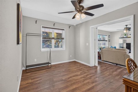 Casa en venta en Gulfport, Florida, 4 dormitorios, 149.94 m2 № 2403132 - foto 16